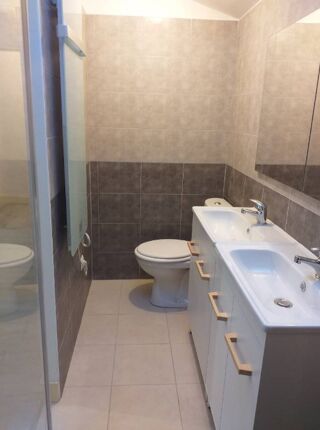  Maison � louer 4 pi�ces  Salles-de-castillon