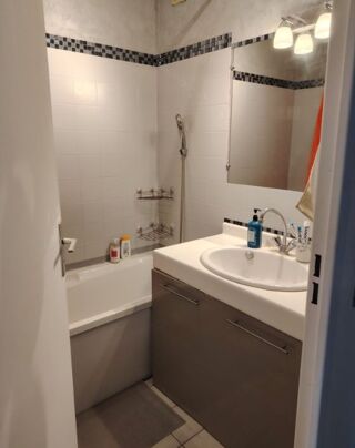  Appartement � louer 3 pi�ces  Bordeaux