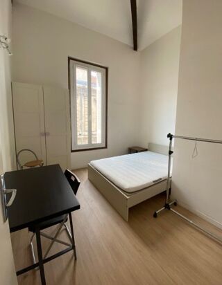  Appartement � louer 4 pi�ces  Bordeaux