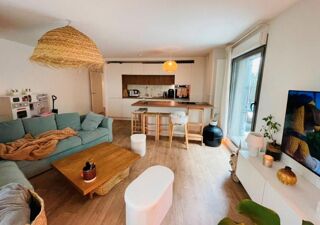  Appartement � louer 3 pi�ces  Bordeaux