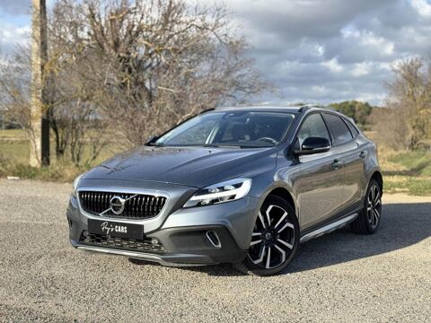 Volvo V40 Cross Country D3 - 150CH - &Ouml;versta Edition - TOIT PANO - CAM 2017 occasion Saint-Cannat 13760