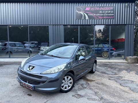 Peugeot 207 1.4i 16V 90ch / 110000km / id&eacute;al 