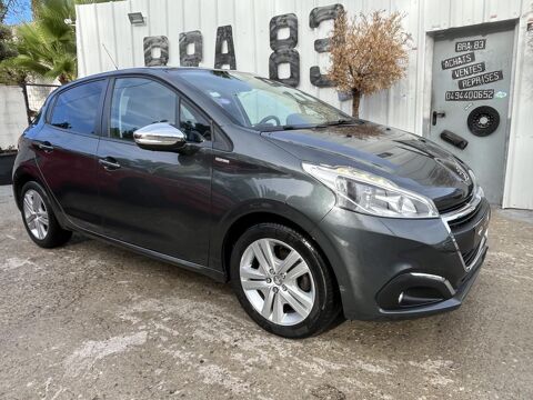 Peugeot 208 1.2i PureTech 12V - 82 BERLINE Style PHASE 2 2017 occasion Le Muy 83490