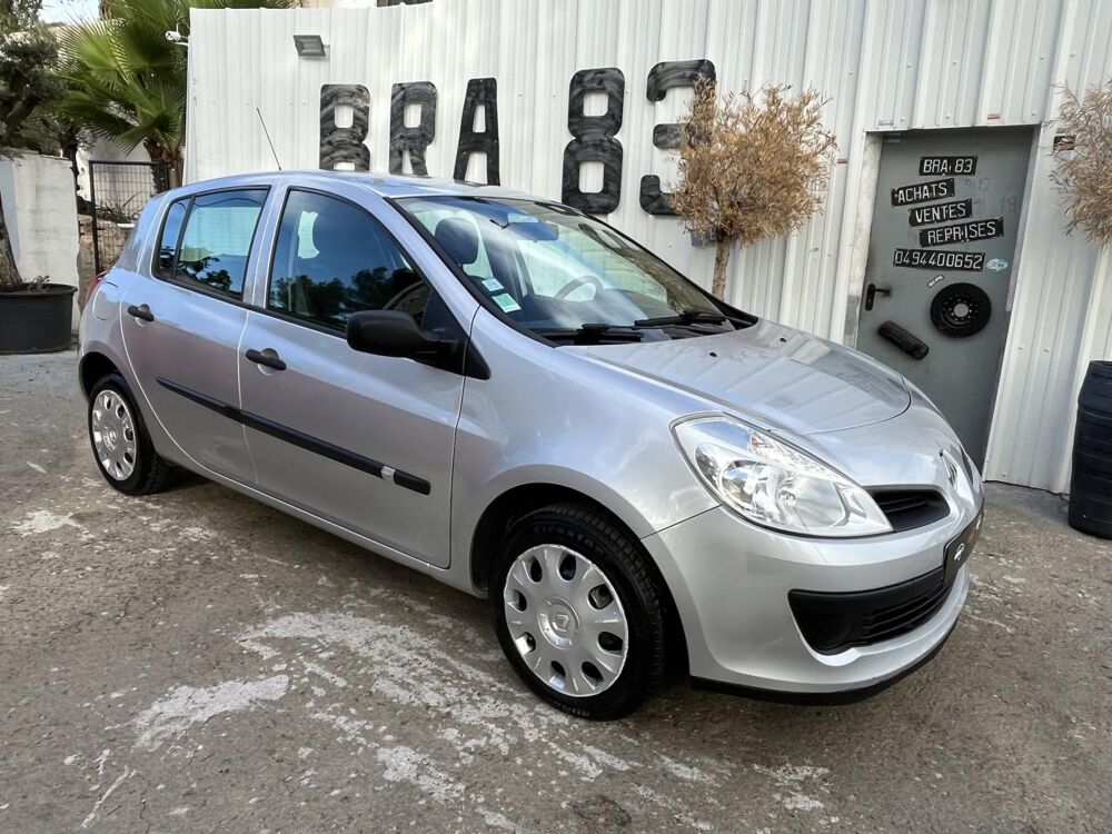 Clio 1.2i 16V - 75 III BERLINE Dynamique PHASE 1 2007 occasion 83490 Le Muy