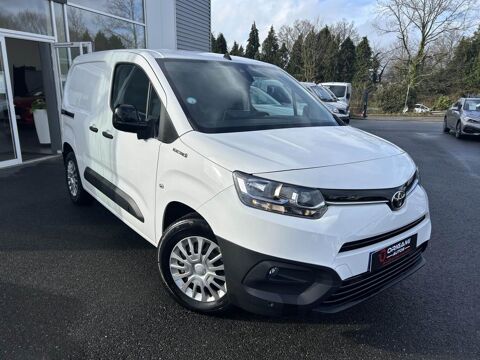 Toyota Proace MEDIUM BUSINESS Electrique 136 50 kWh Fourgon 3 PLACES 2022 occasion Orvault 44700