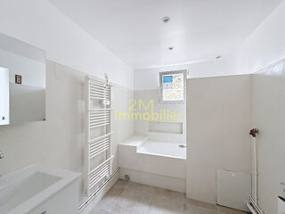 Location Appartement Appartement deux pièces à louer à Melun, idéalement situé à deux pas de la gare Melun