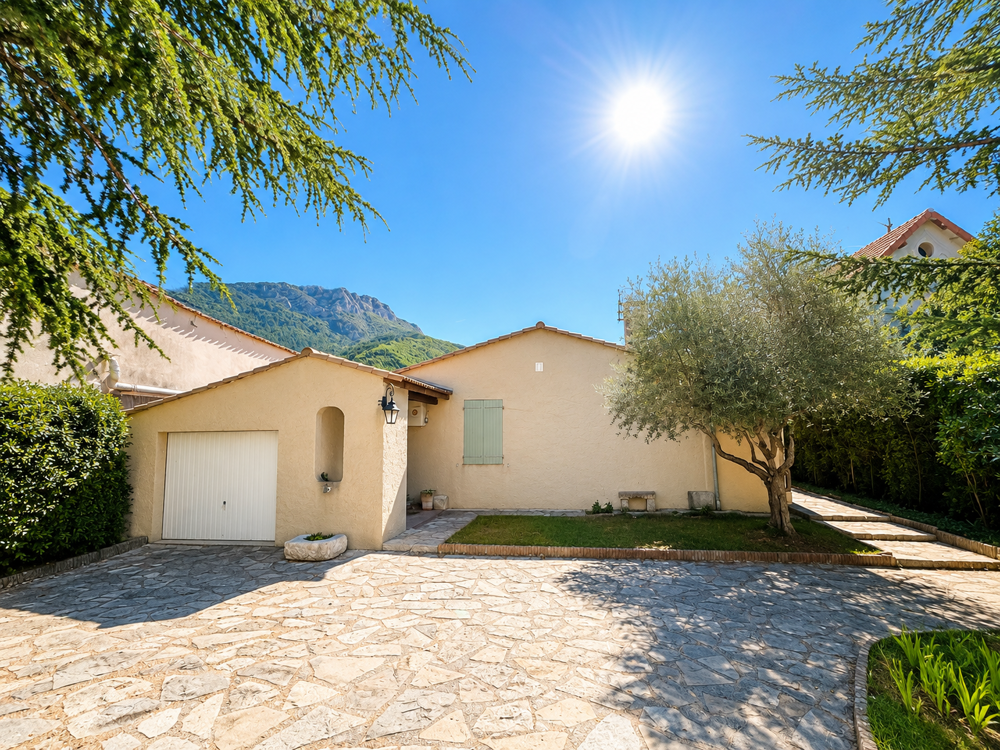 Villa plain pied, centre ville SISTERON