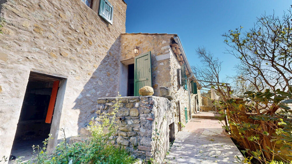 MAS PROVENCAL 280 M2 - PROPRIETE 4 HECTARES - OLIVERAIE
