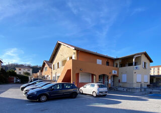  Immeuble � vendre 15 + pi�ces 663 m�