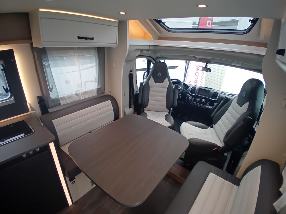  2024 occasion 49300 Cholet