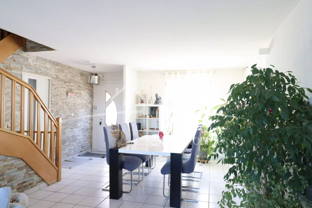 Vente Maison Maison familiale de 120 m2 avec piscine à Saint-Maurice-l'Exil St maurice l exil