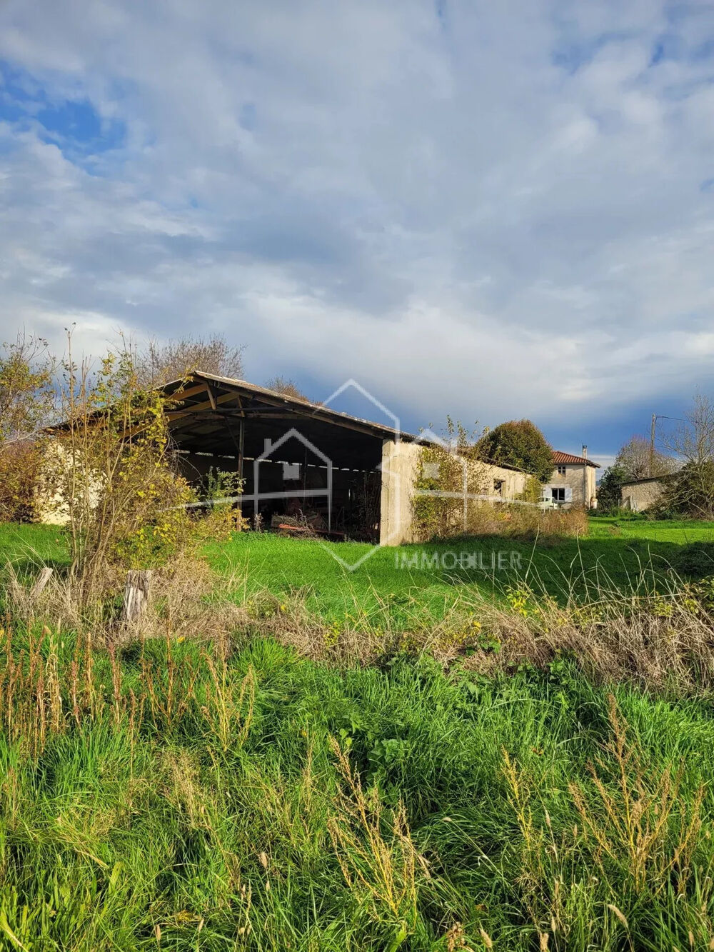 Vente Maison ANNEYRON, maison 2 pièces à rénover avec dépendances Anneyron