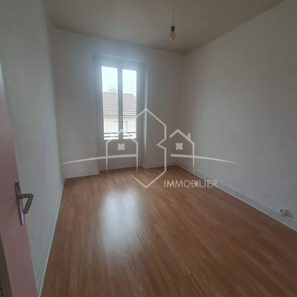 Location Appartement BEAUREPAIRE appartement T4 au 2ème étage avec petit jardin Beaurepaire