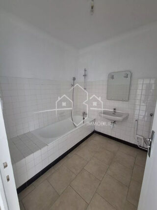  Appartement à louer 3 pièces 60 m²