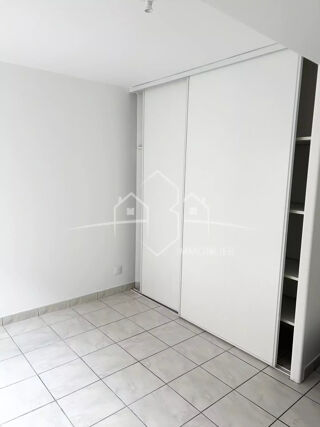 Appartement à louer 3 pièces 48 m²