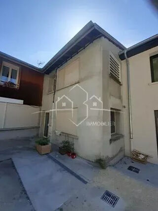  Immeuble à vendre 14 pièces 450 m²
