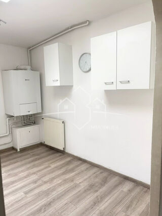  Appartement à louer 3 pièces 86 m²