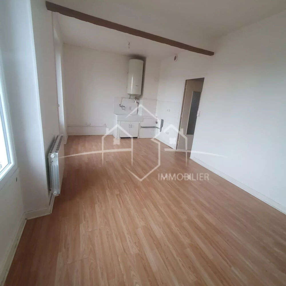 Location Appartement BEAUREPAIRE appartement T4 au 2ème étage avec petit jardin Beaurepaire