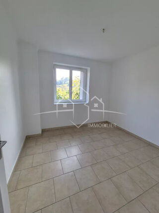  Appartement à louer 3 pièces 60 m²