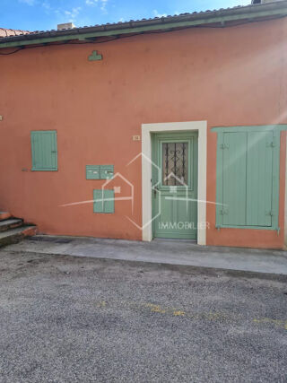  Appartement à louer 3 pièces 77 m²