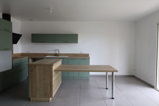  Appartement à louer 3 pièces 80 m²