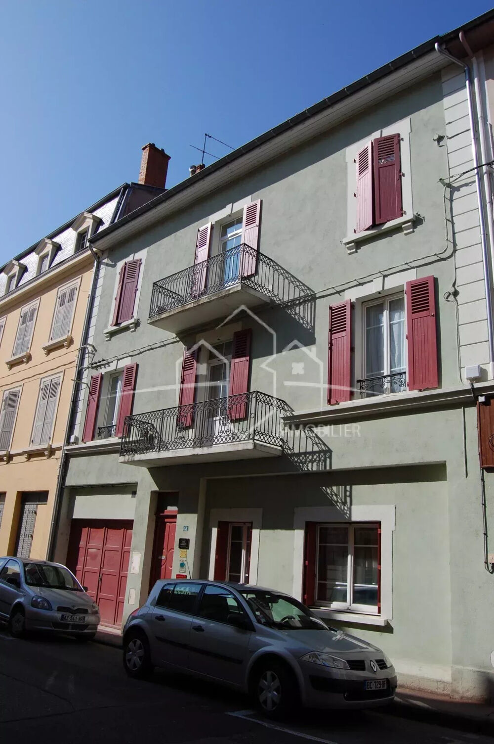 BEL APPARTEMENT ATYPIQUE SOUS COMBLES