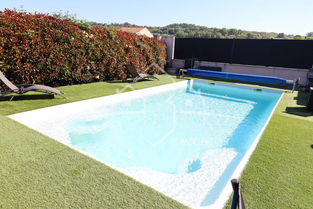Maison familiale de 120 m2 avec piscine à Saint-Maurice-l'Exil