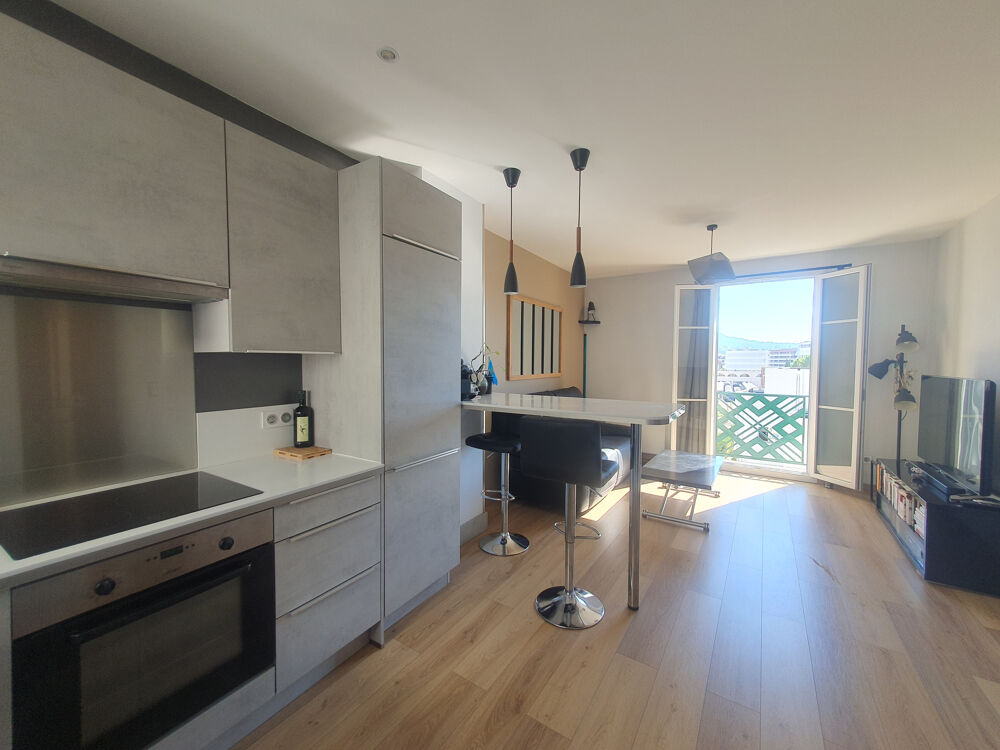 Vente Appartement NICE / LIBÉRATION - DERNIER ÉTAGE, BALCON & FAIBLES CHARGES ! Nice