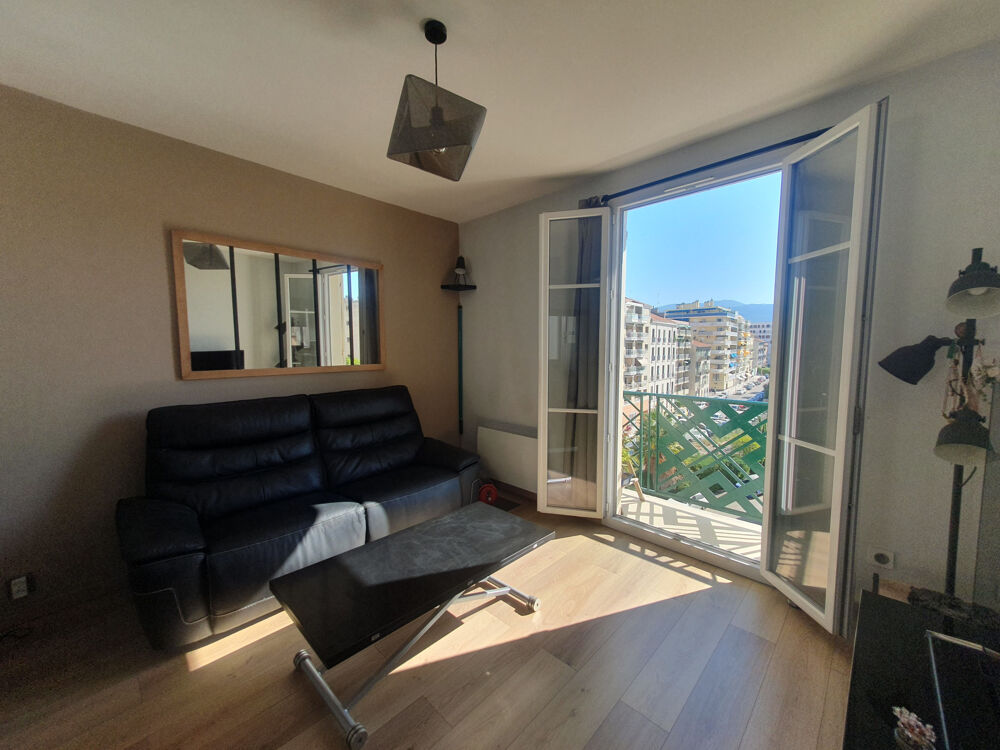 Vente Appartement NICE / LIBÉRATION - DERNIER ÉTAGE, BALCON & FAIBLES CHARGES ! Nice