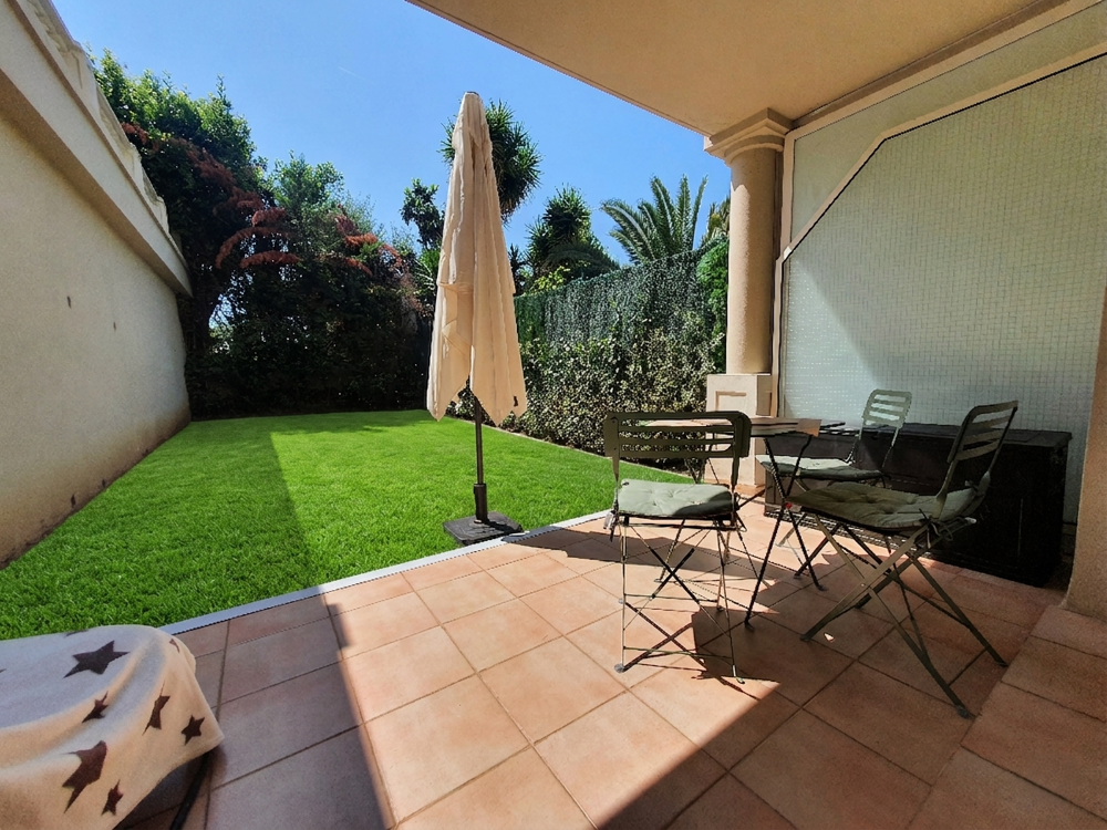 Vente Appartement Dans une résidence confidentielle inspirée du style villa   2 Pièces au calme, verdure et élégance à Fabron Nice
