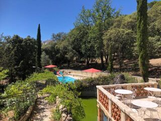  Propri�t�/ch�teau � vendre 300 m�