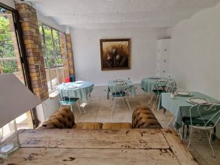  Propri�t�/ch�teau � vendre 300 m�