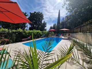  Propri�t�/ch�teau � vendre 300 m�