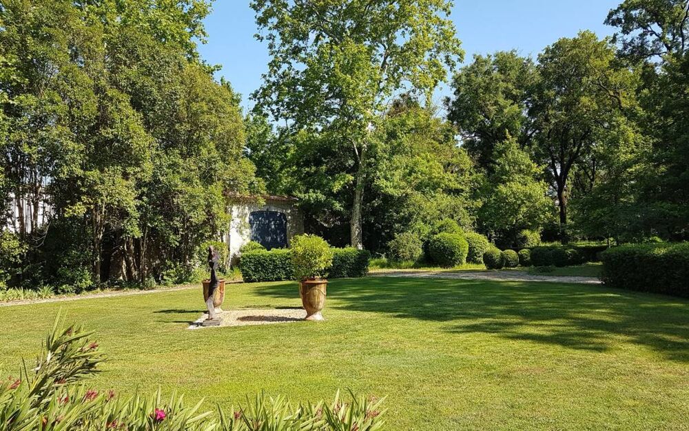 CHATEAU MANOIR BASTIDE A VENDRE SECTEUR UZES, LANGUEDOC ROUSSILLON, SUD DE LA FRANCE
