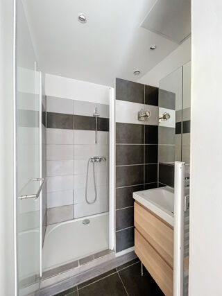 Appartement à louer 4 pièces 102 m²