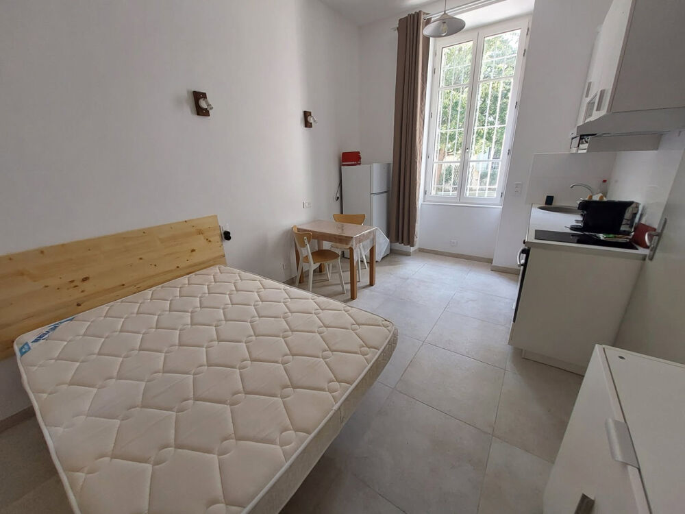 Location Appartement STUDIO MEUBLE AVIGNON INTRA MUROS Avignon