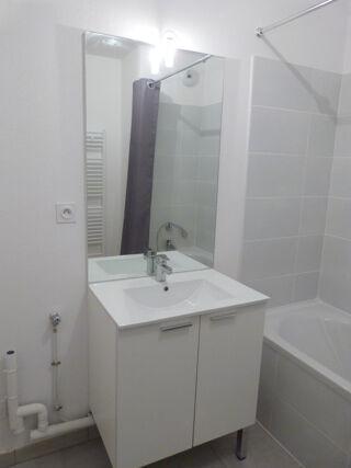  Appartement à louer 3 pièces 60 m²