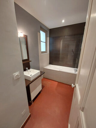  Appartement à louer 3 pièces 60 m²