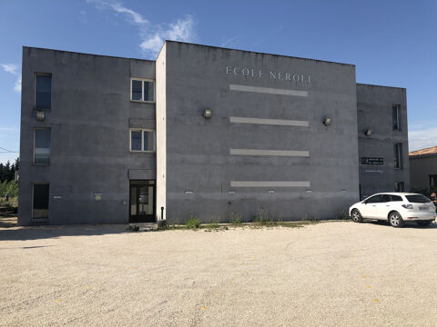   CHATEAURENARD IMMEUBLE DE BUREAUX LOUES 