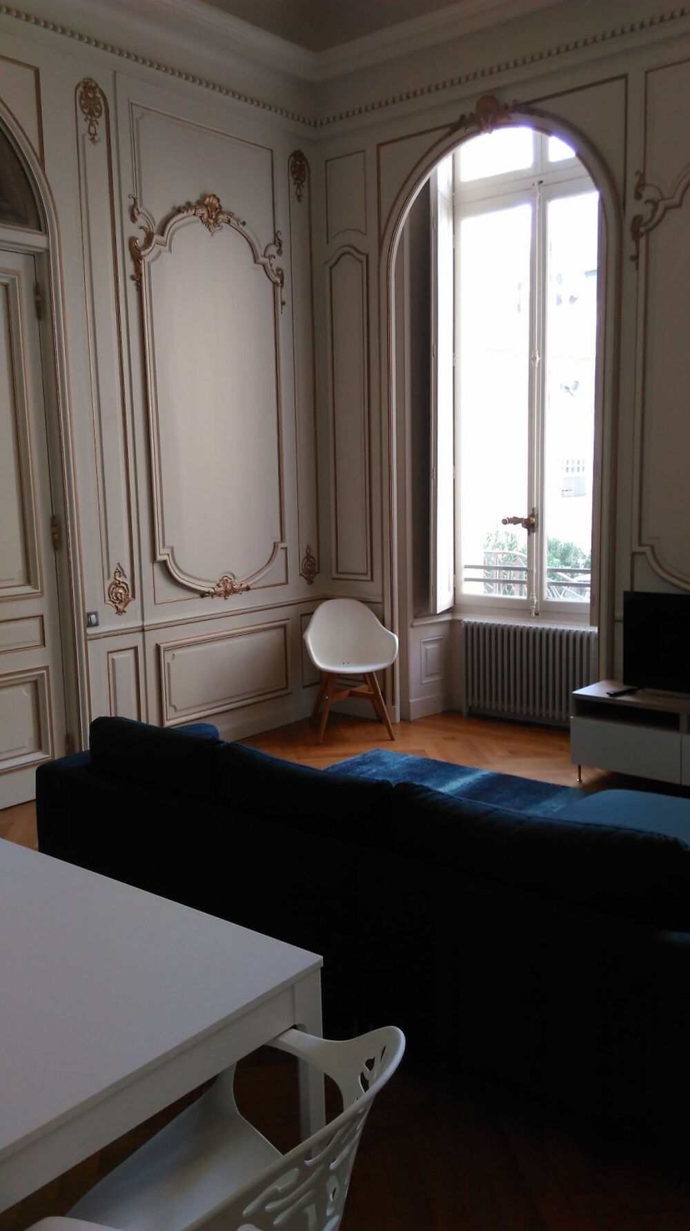 AVIGNON QUARTIER VERNET - Appartement 2 pièces - Dans un hôtel particulier