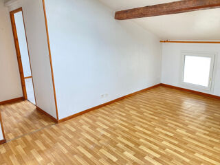  Appartement à louer 2 pièces 493 m²