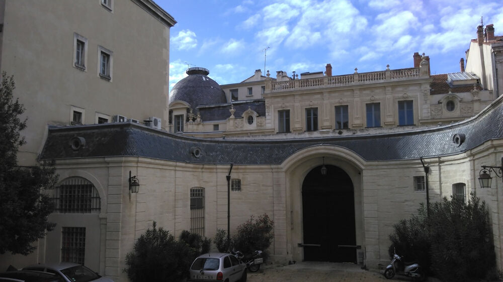 Location Appartement AVIGNON QUARTIER VERNET - Appartement 2 pièces - Dans un hôtel particulier Avignon
