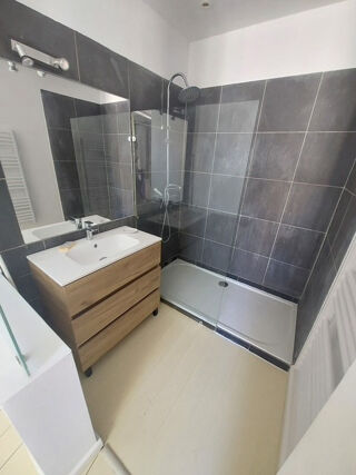  Appartement à louer 1 pièce 32 m²