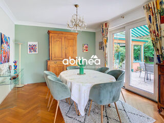  Maison à vendre 10 pièces 252 m²