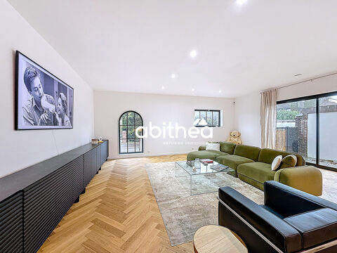   UN LIEU ATYPIQUE AUX VOLUMES UNIQUES Maison - 5 pi�ce(s) - 151 m�