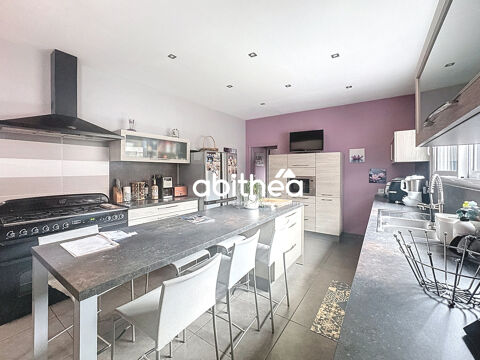   GRANDE MAISON DE VILLE FAMILLIALE Maison - 8 pi�ce(s) - 183 m�