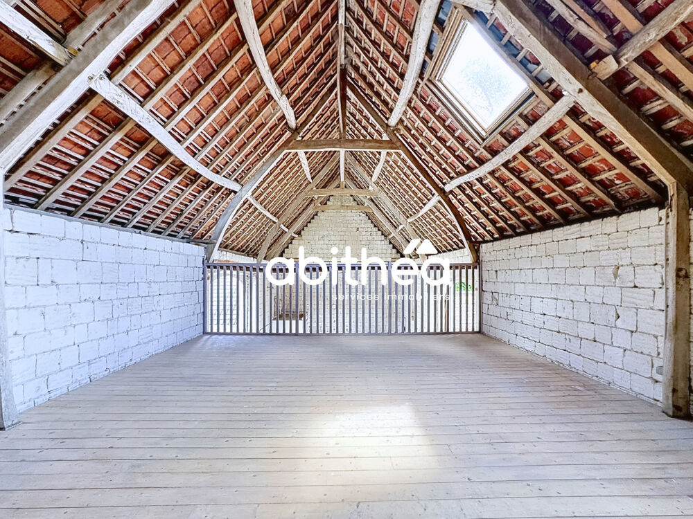 MAISON ET GRANGE EN PIERRE BLANCHE + DEPENDANCE AMENAGEE 346 M2 + HANGAR 430 M2 + TERRAIN