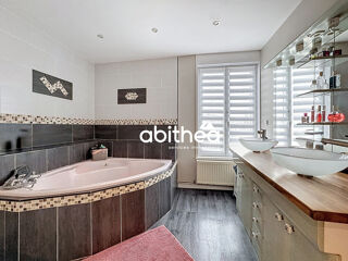  Maison � vendre 8 pi�ces 198 m�