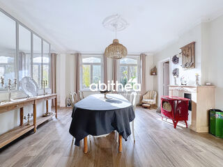  Maison � vendre 9 pi�ces 327 m�