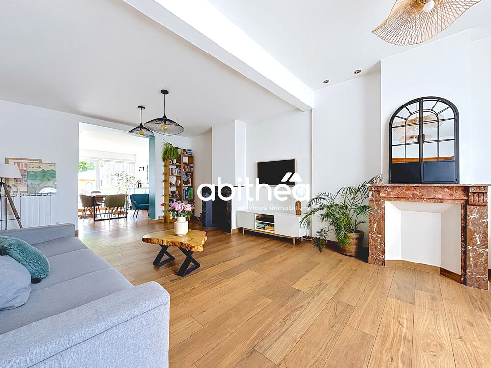 Maison familiale avec beaux volumes et jardin